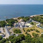 Domaine De Port Aux Rocs 3*