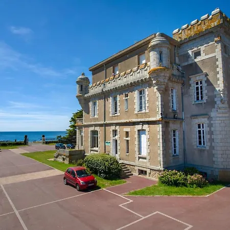 Domaine De Port Aux Rocs 3*