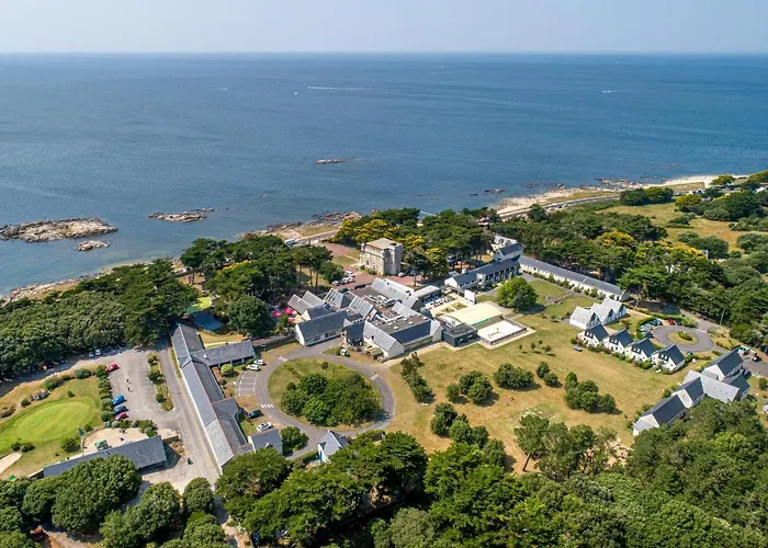 Domaine De Port Aux Rocs 3*